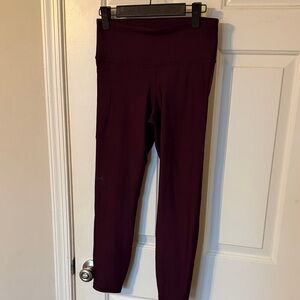 UnderArmour Women’s High-Waisted Burgundy Leggings